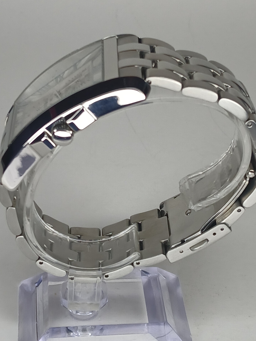 GUESS Silver Men's Rectangular Stainless Steel Watch - Picture 6 of 10